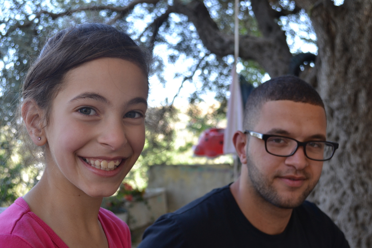 Imad and kid sister, Tel Rumeida, Hebron (David Kattenburg)